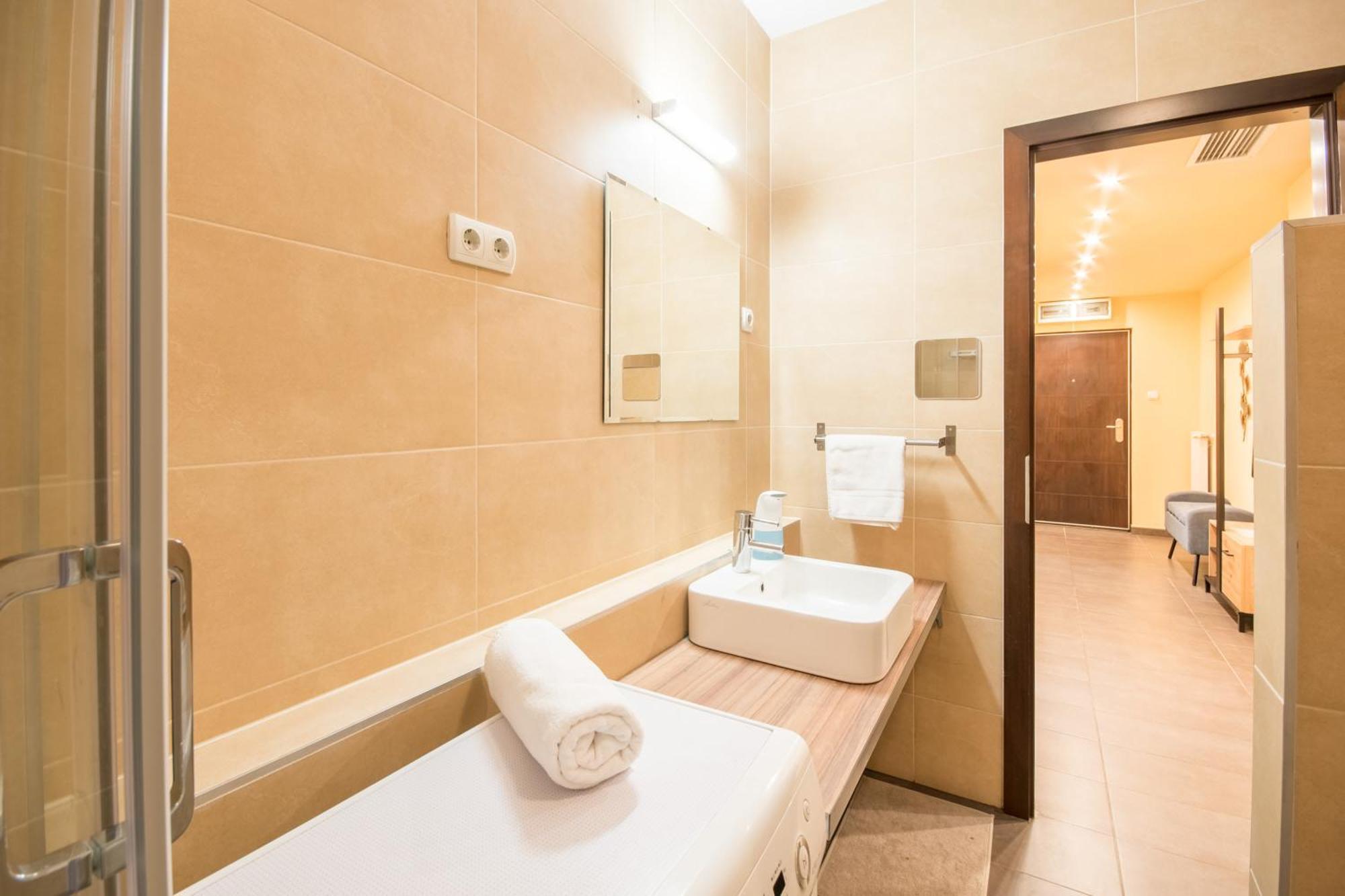 Very Central - Large - Balcony - Comfy Apartment Будапеща Екстериор снимка